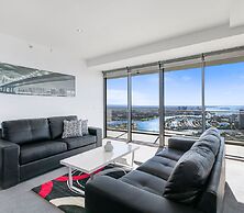 Circle on Cavill - Q Stay