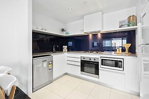 Circle on Cavill - Q Stay