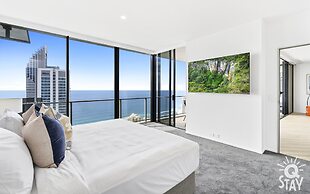 Circle on Cavill - Q Stay