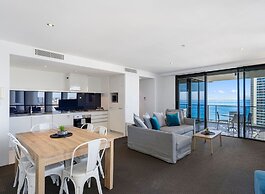 Circle on Cavill - Q Stay