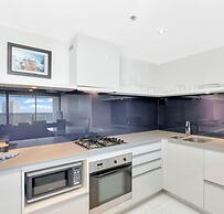 Circle on Cavill - Q Stay