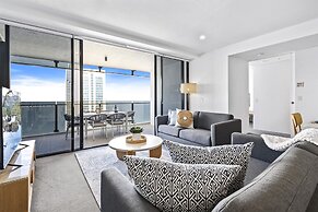 Circle on Cavill - Q Stay