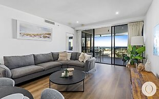 Circle on Cavill - Q Stay