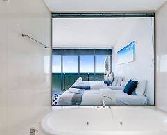 Circle on Cavill - Q Stay