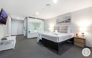 Circle on Cavill - Q Stay