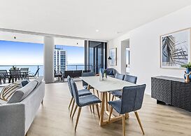 Circle on Cavill - Q Stay