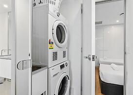 Circle on Cavill - Q Stay