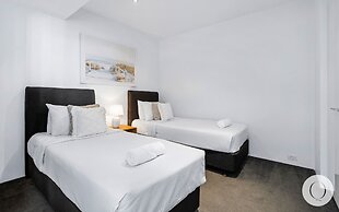 Circle on Cavill - Q Stay