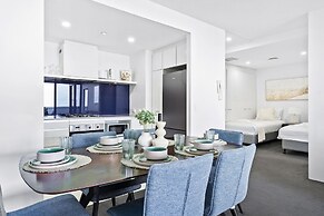 Circle on Cavill - Q Stay