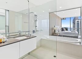 Circle on Cavill - Q Stay