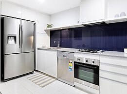 Circle on Cavill - Q Stay