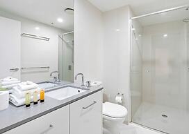 Circle on Cavill - Q Stay