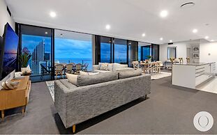 Circle on Cavill - Q Stay