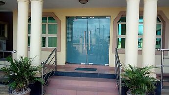 Brighton Hotel and Suites