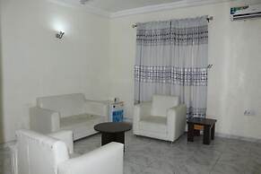 Grand Decent Hotel and Suites