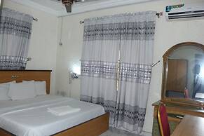 Grand Decent Hotel and Suites