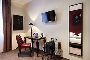 Hotel Arok