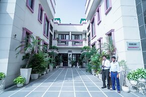 Enkay Residency V Block-Cyber City