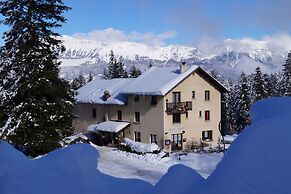 Le Blanchon Hotel