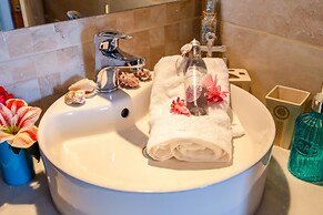 Agia Pelagia Blue Apt 50m from Sea