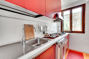 Bragora Smoochy Attic Venice