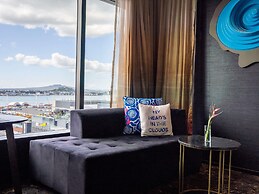 SO/ Auckland