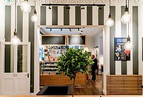 The Strand Hotel, the former residence of Oscar Wilde