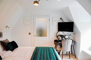 The Strand Hotel, the former residence of Oscar Wilde