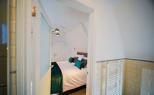 The Strand Hotel, the former residence of Oscar Wilde