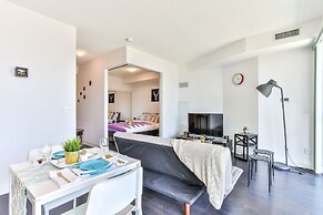 Stunning Harbourfront Condo