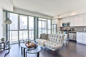 Stunning Harbourfront Condo