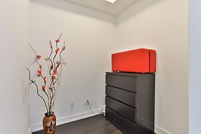 Stunning Harbourfront Condo