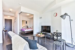 Stunning Harbourfront Condo