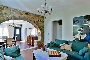 Charming 3-bedroom House in Tinos