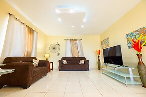 Colinas del Atlantico Vacational House 2nd Floor