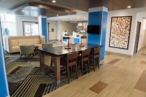 Holiday Inn Express & Suites Merrillville by IHG