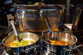 S.22 Hotel Suratthani