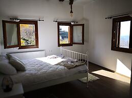 Effrosini Stonehouse Portaria