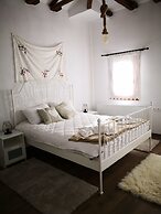 Effrosini Stonehouse Portaria