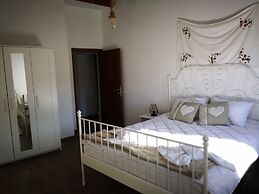 Effrosini Stonehouse Portaria