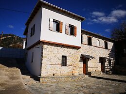 Effrosini Stonehouse Portaria