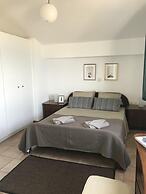 Stunning sea-front maisonette