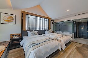 LiuHeYunYan Hotel.Dali