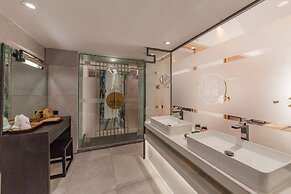 LiuHeYunYan Hotel.Dali