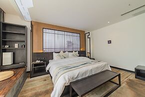 LiuHeYunYan Hotel.Dali