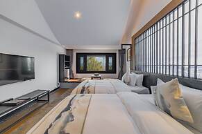 LiuHeYunYan Hotel.Dali