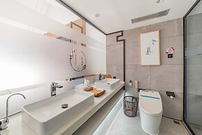 LiuHeYunYan Hotel.Dali