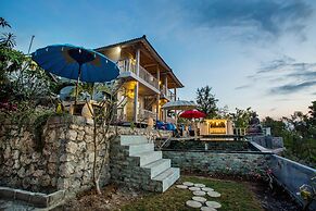 The Puncak Sunset Ceningan