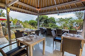 The Puncak Sunset Ceningan