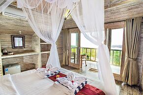 The Puncak Sunset Ceningan